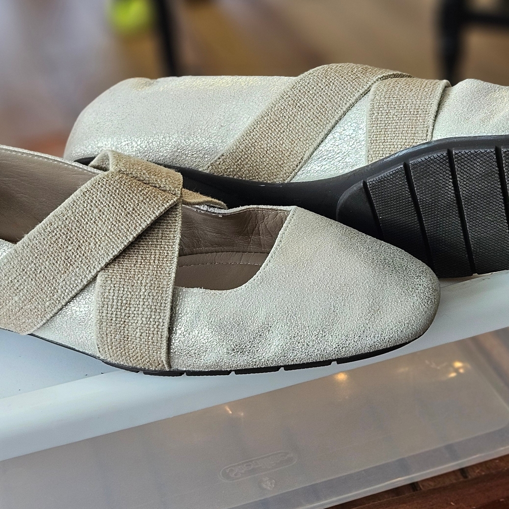 Donald J. Pliner Cream and Black Flats with Crossover Straps
